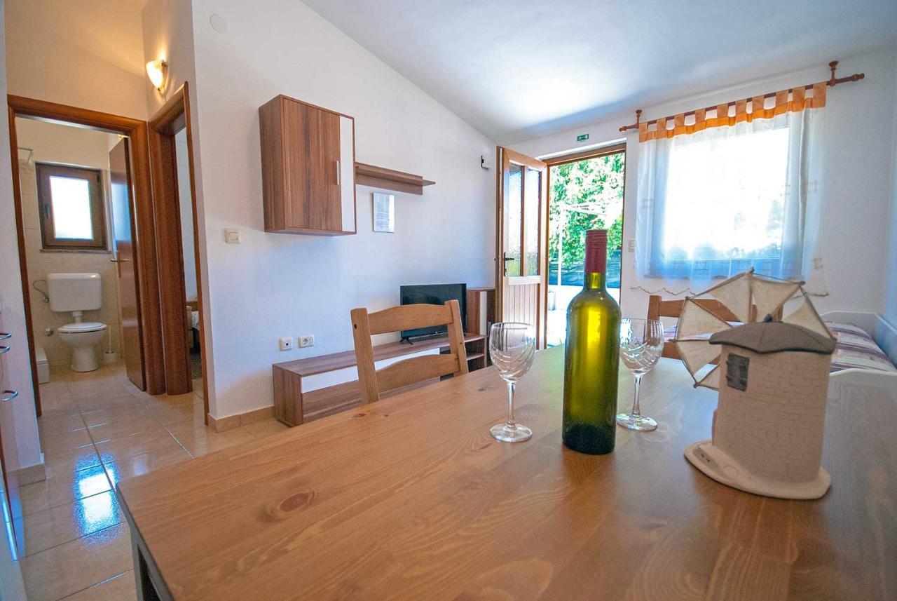 Apartman Kirac Pomer Exterior foto