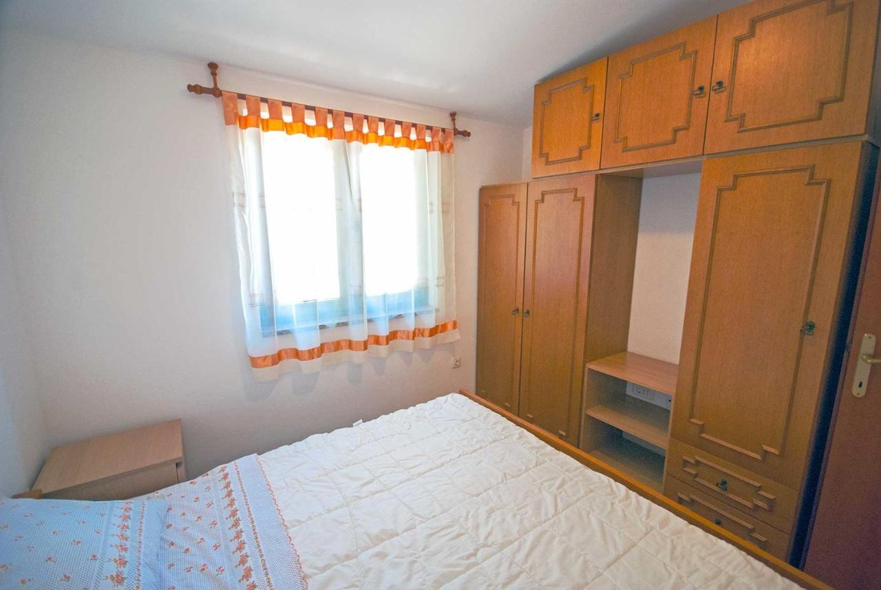 Apartman Kirac Pomer Exterior foto
